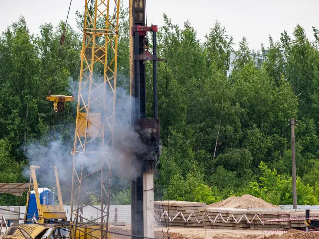 Mud and Air Rotary Drilling
